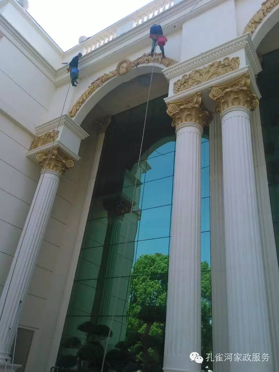 廈門孔雀河工程部在行動(dòng)——高空外墻清洗記
